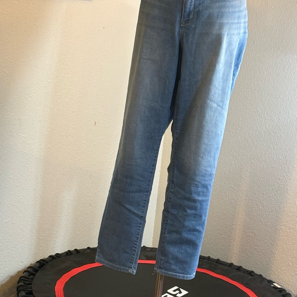 Gloria Vanderbilt All-Around Slimming Blue Jeans